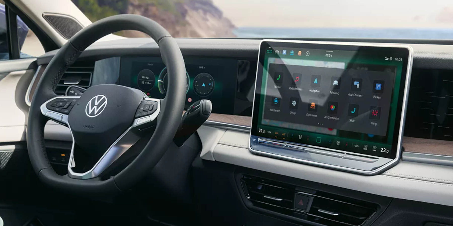 VW Tayron Innenraum: Lenkrad und Infotainment