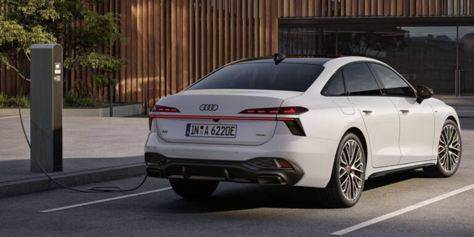 Audi A6 Limousine e-hybrid Heck seitlich