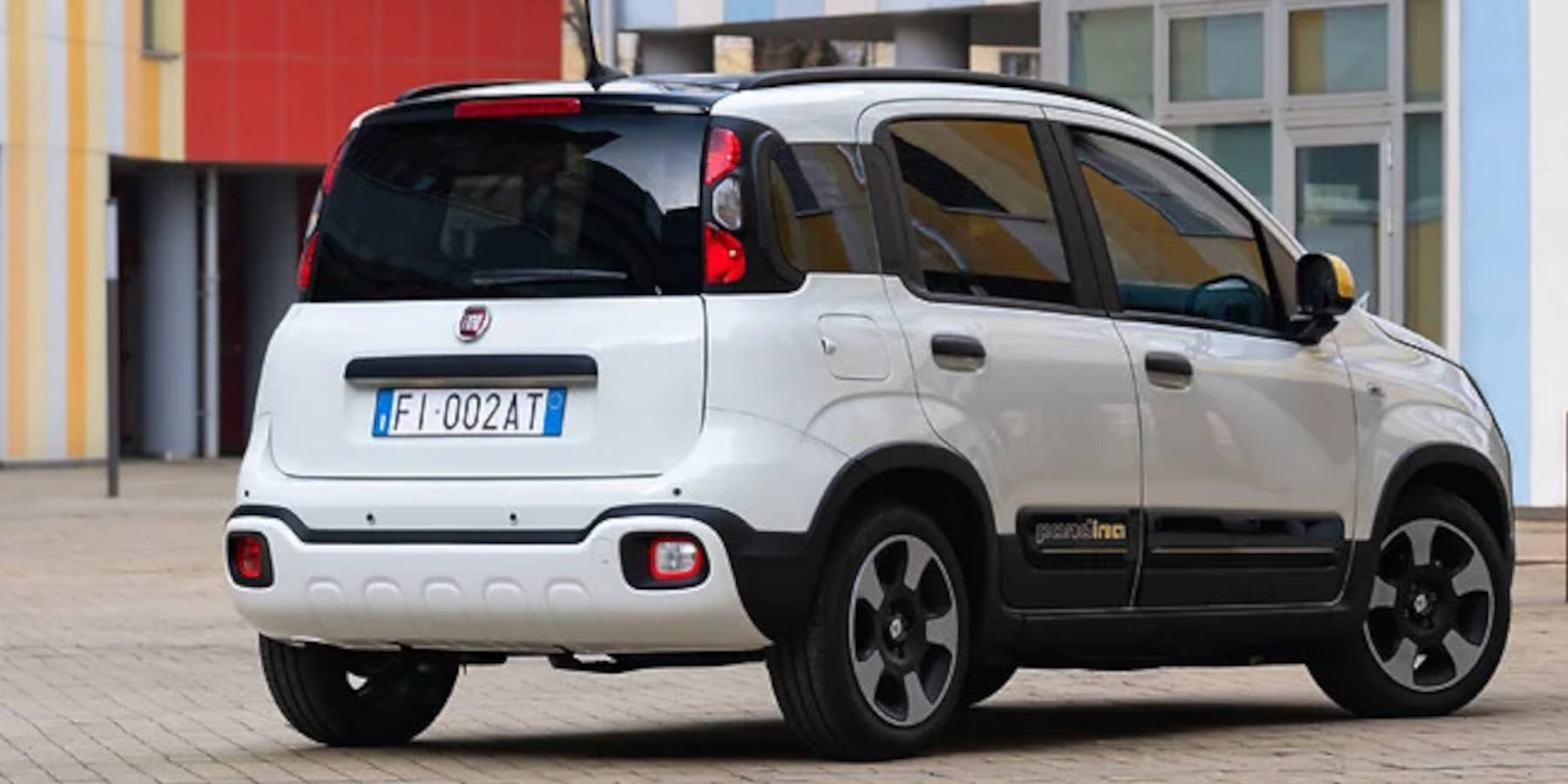 Fiat Pandina Hybrid Heckansicht seitlich