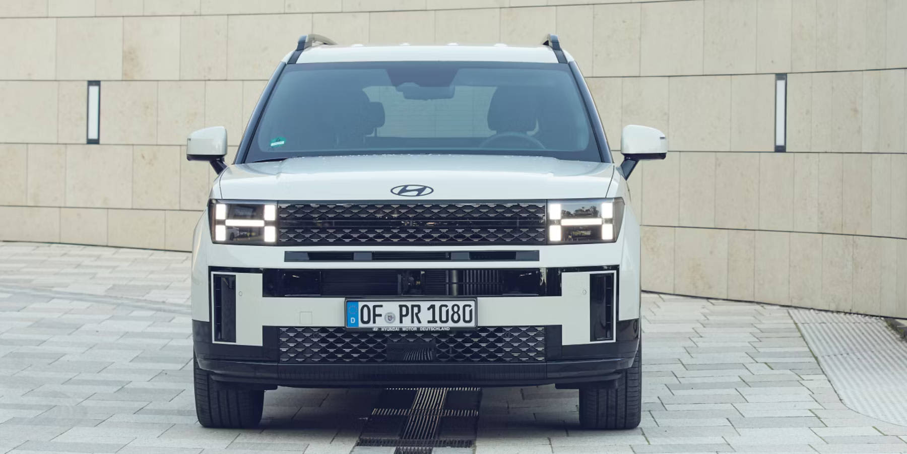 Hyundai Santa Fe Hybrid Front Totale