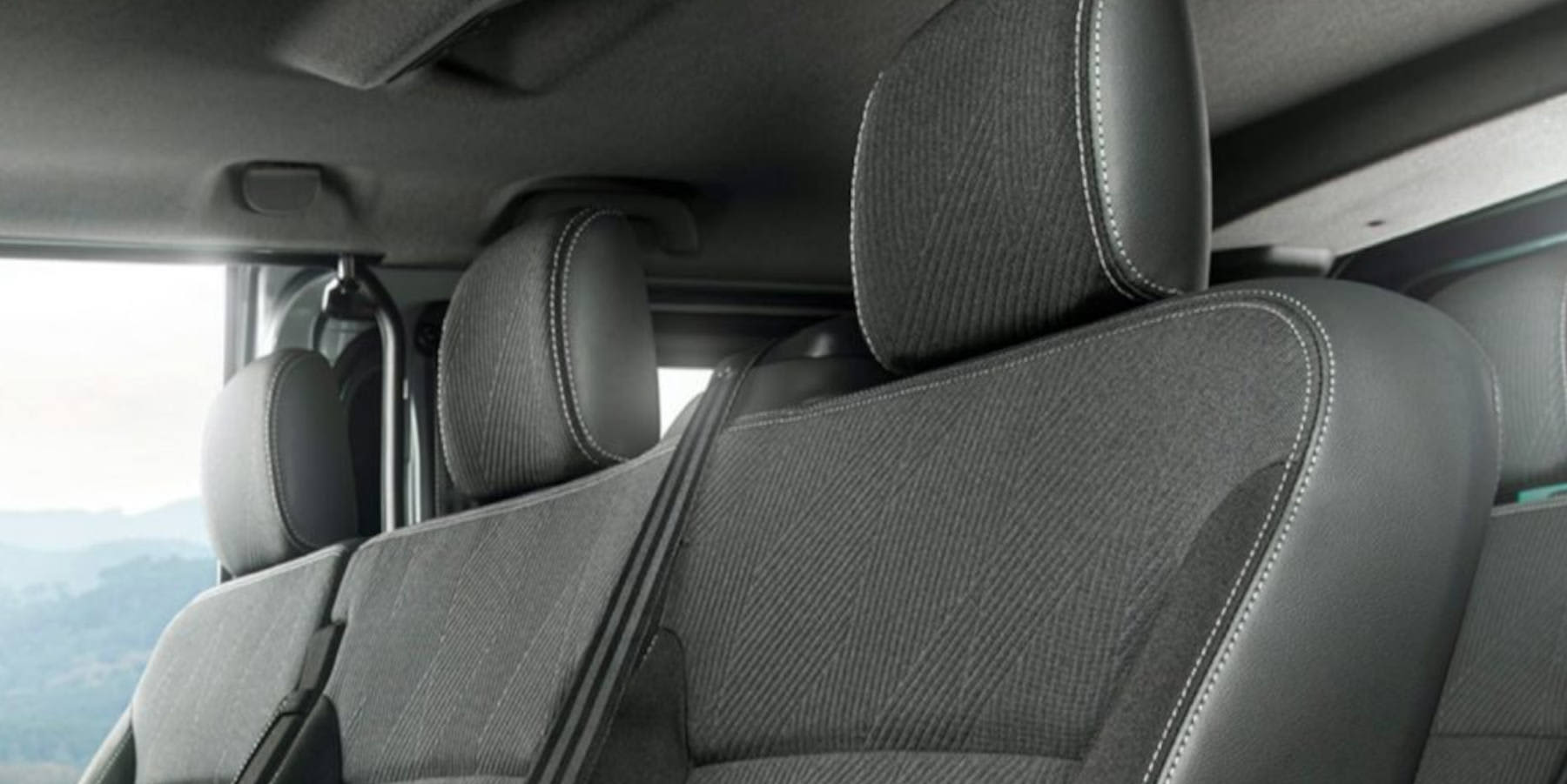 Nissan Primastar Kombi Innenraum Sitze 