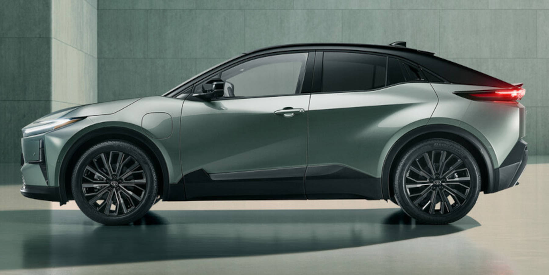 Toyota Corolla Cross Hybrid Seitenansicht