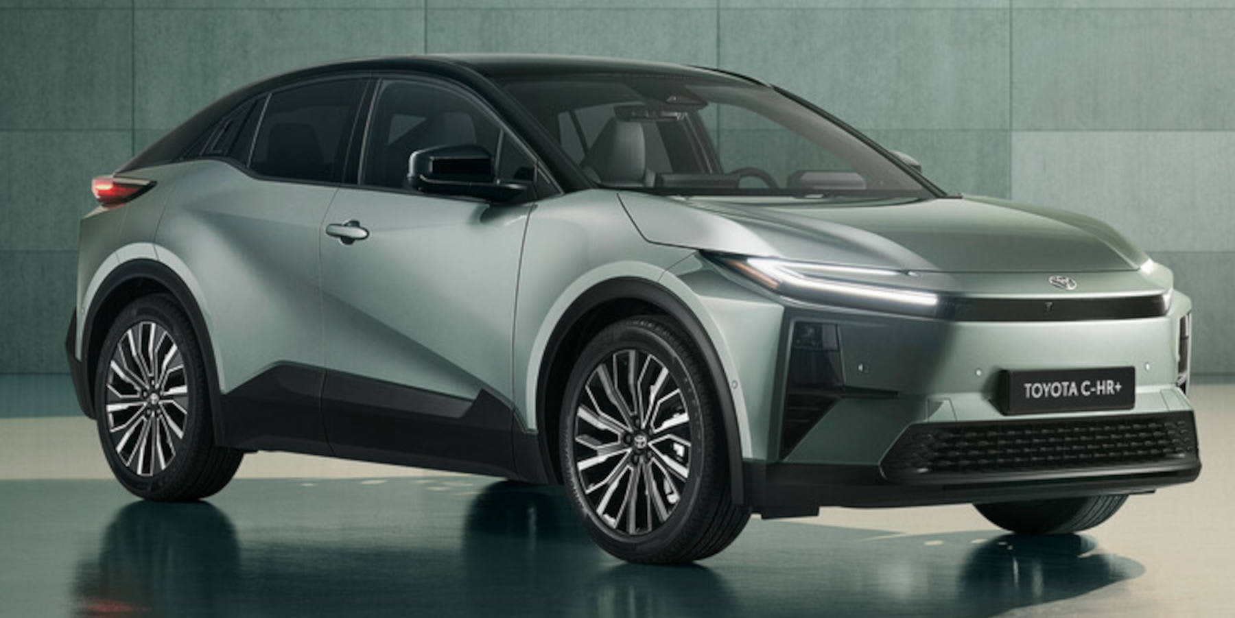Toyota C-HR+ seitliche Frontansicht