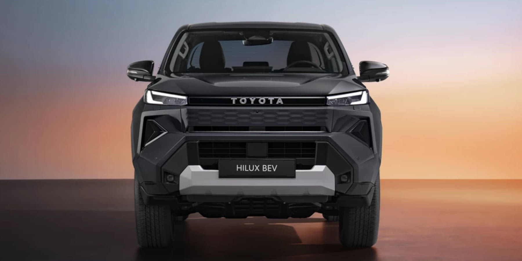 Toyota Hilux BEV Front Totale