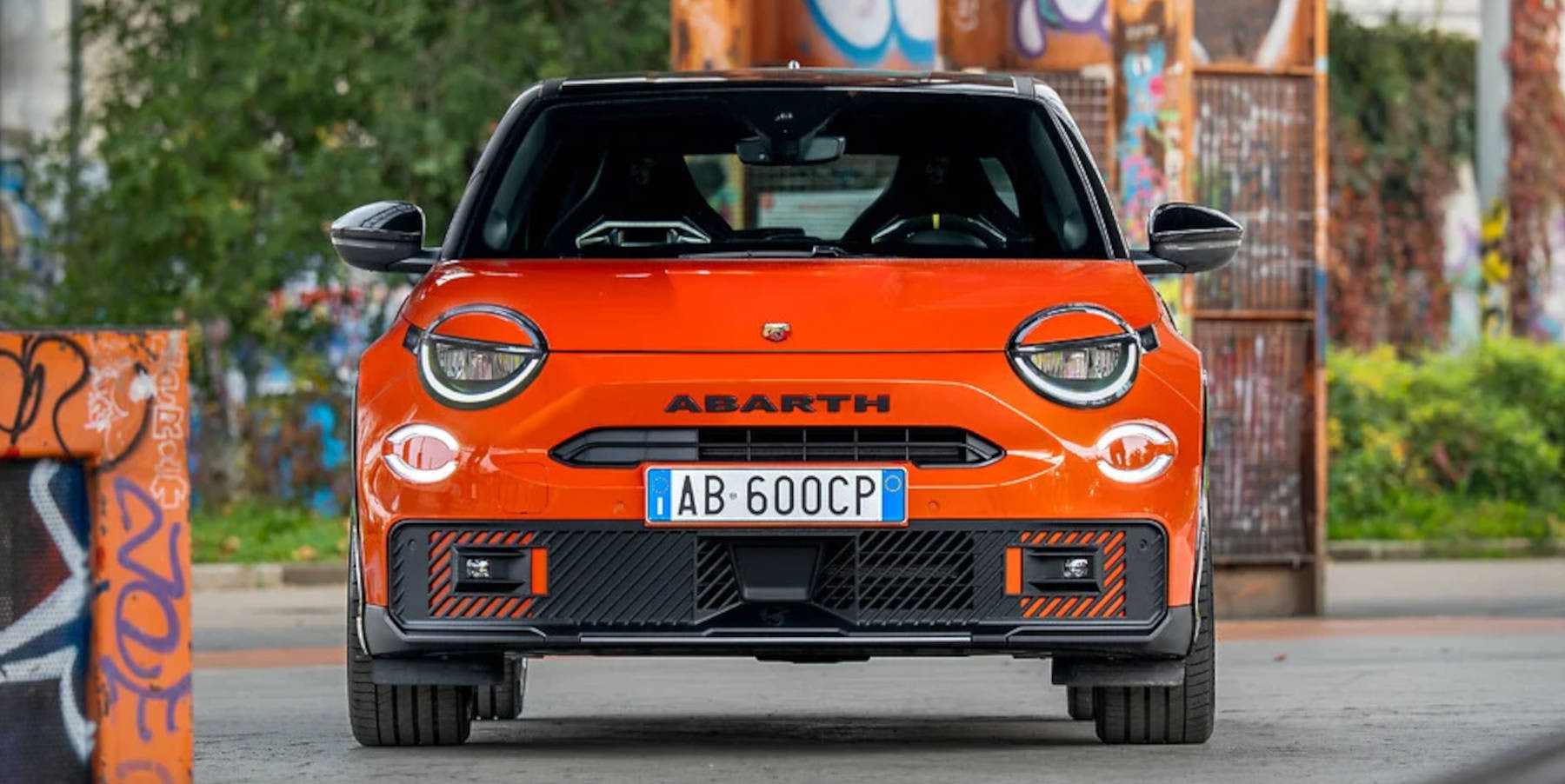 Abarth 600e Front Totale 