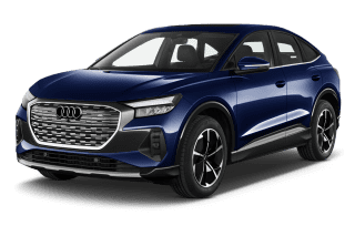 Schräge Frontansicht auf einen Audi Q4 Sportback e-tron , freigestellt