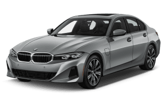 Schräge Frontansicht auf einen BMW 3er-Reihe , freigestellt