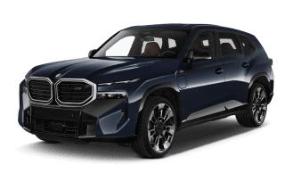 Schräge Frontansicht auf einen BMW XM , freigestellt