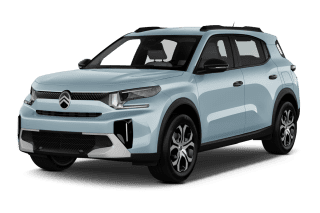 Schräge Frontansicht auf einen Citroën C3 Aircross PLUS, freigestellt