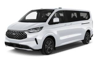 Schräge Frontansicht auf einen Ford Tourneo Custom Trend, freigestellt