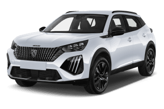 Schräge Frontansicht auf einen Peugeot 2008 GT, freigestellt