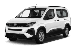 Schräge Frontansicht auf einen Peugeot e-Rifter Allure, freigestellt