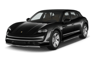 Schräge Frontansicht auf einen Porsche Taycan Turbo S, freigestellt