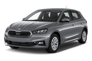 Schräge Frontansicht auf einen Skoda Fabia Selection, freigestellt