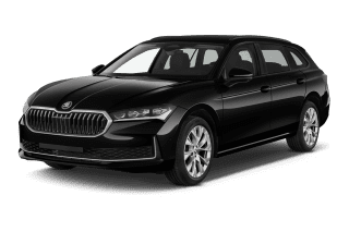 Schräge Frontansicht auf einen Skoda Superb Sportline, freigestellt