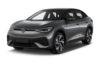 Schräge Frontansicht auf einen Volkswagen ID.5 Pro, freigestellt