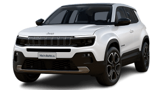 Schräge Frontansicht auf einen Jeep Avenger Summit, freigestellt