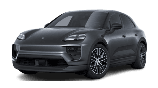 Schräge Frontansicht auf einen Porsche Macan , freigestellt