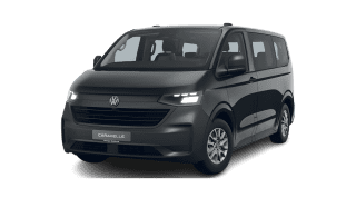 Schräge Frontansicht auf einen Volkswagen Caravelle , freigestellt