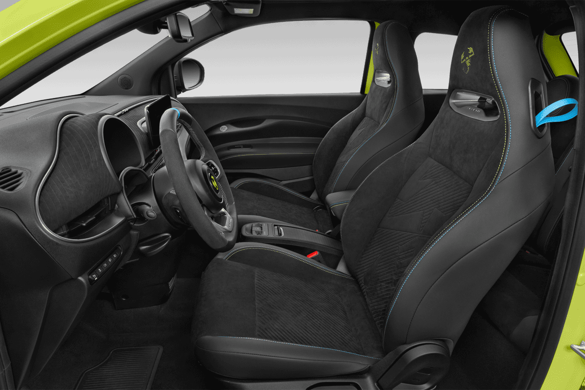 Vordersitze eines Abarth 500e