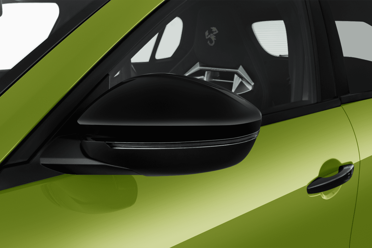 Rückspiegel eines Abarth 600e 