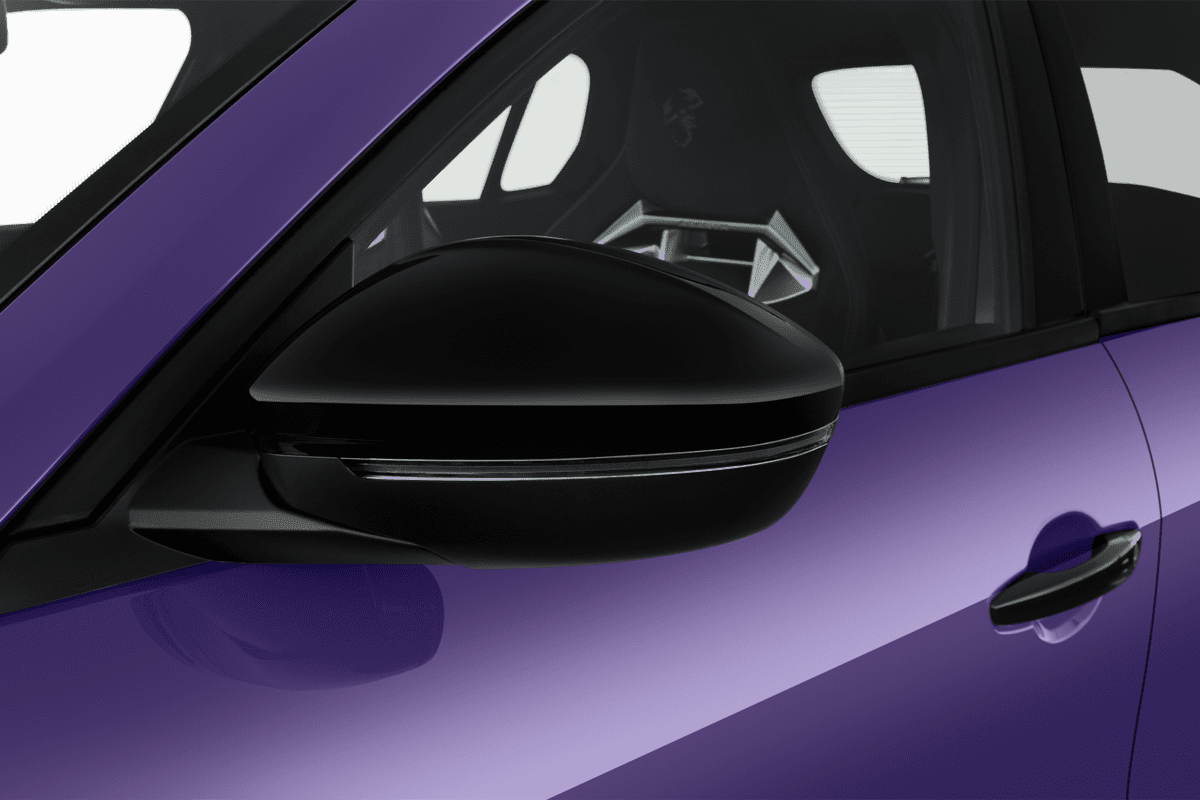 Rückspiegel eines Abarth 600e 