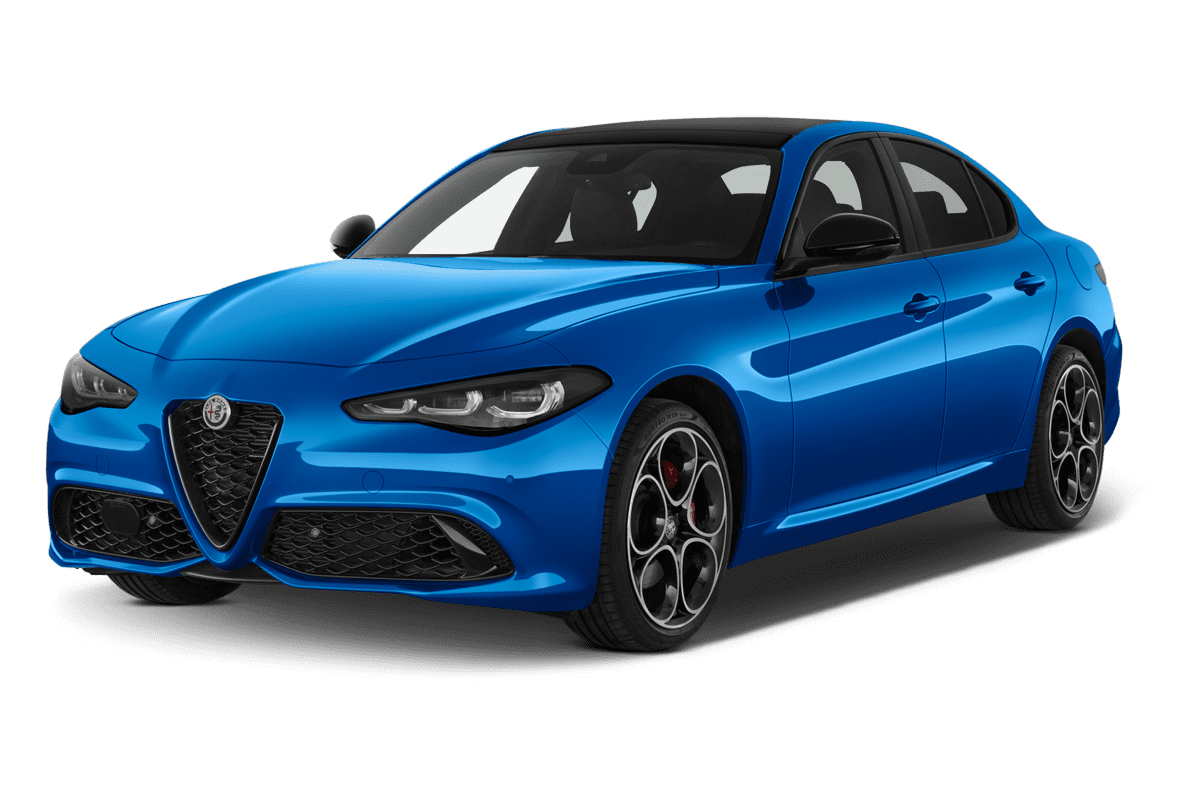 Schräge Frontansicht eines Alfa Romeo Giulia, freigestellt