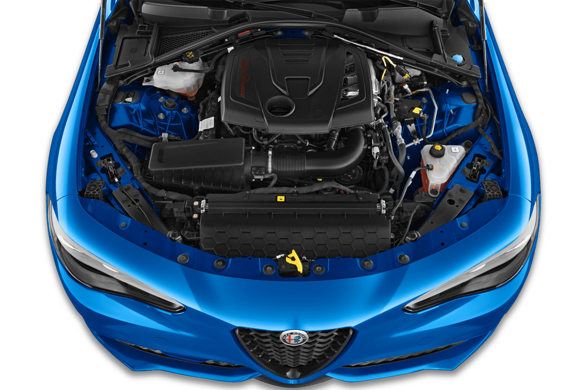 Motorraum eines Alfa Romeo Giulia