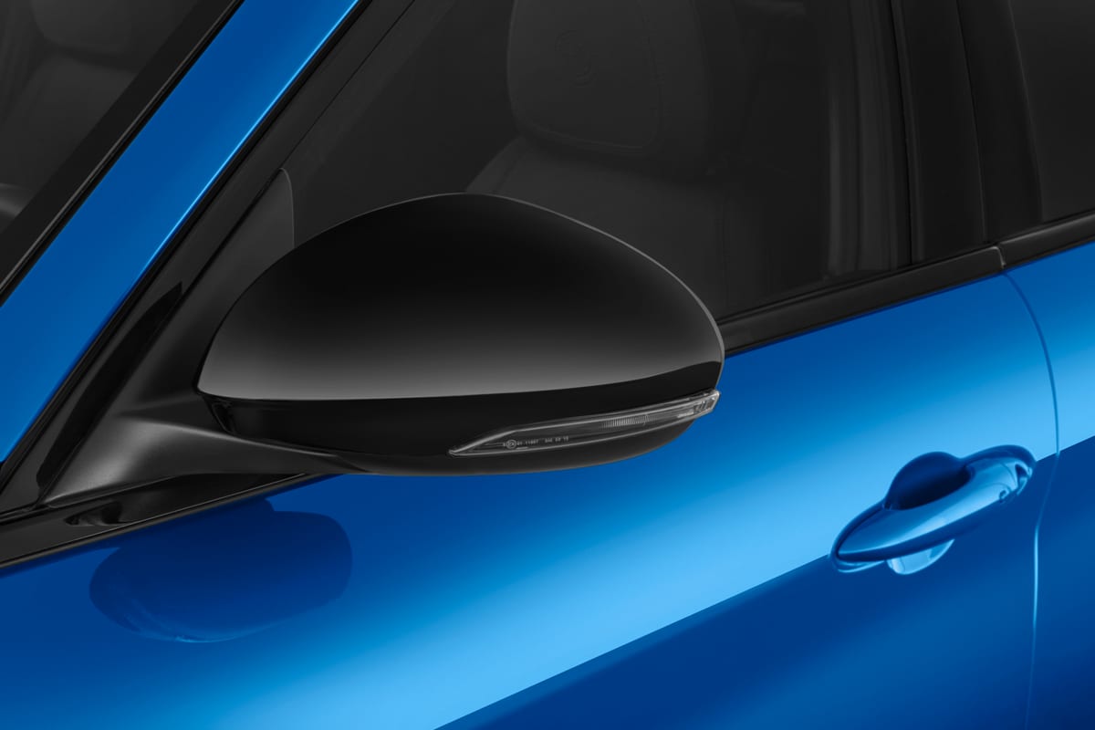 Rückspiegel eines Alfa Romeo Giulia