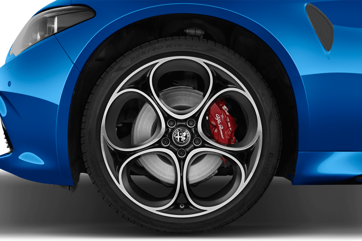 Radkappe oder Felge eines Alfa Romeo Giulia Quadrifoglio