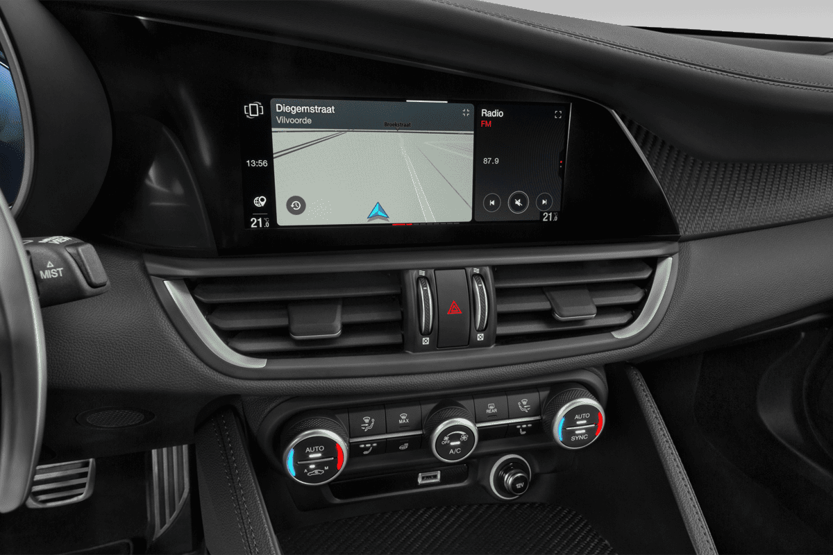 Mittelkonsole eines Alfa Romeo Giulia Quadrifoglio