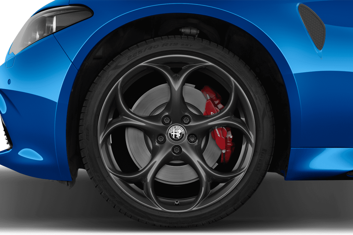 Radkappe oder Felge eines Alfa Romeo Giulia Quadrifoglio