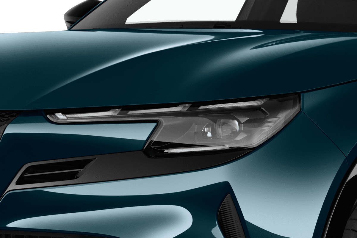 Frontscheinwerfer eines Alfa Romeo Junior Ibrida