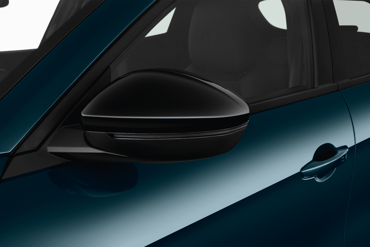 Rückspiegel eines Alfa Romeo Junior Ibrida