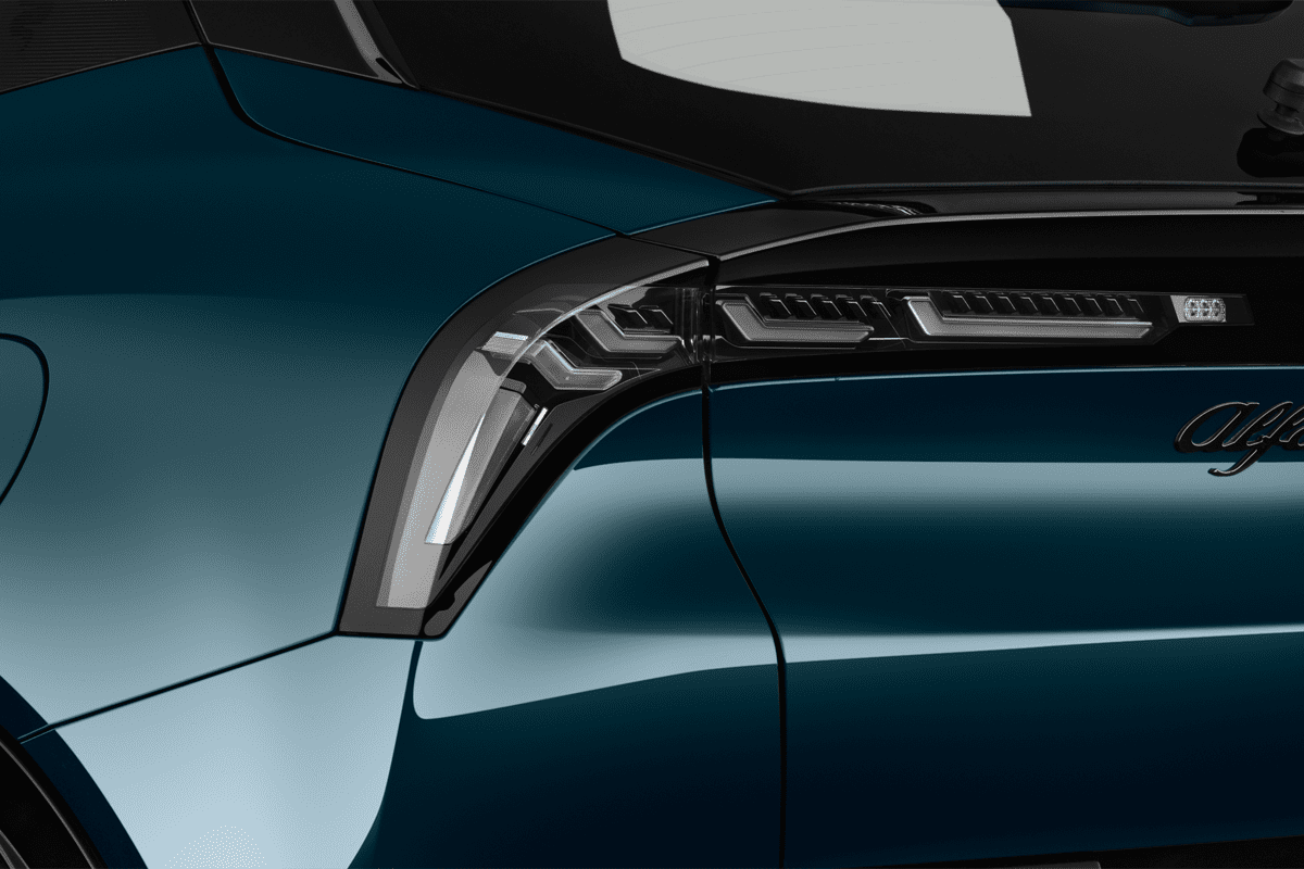 Heckleuchten eines Alfa Romeo Junior Ibrida