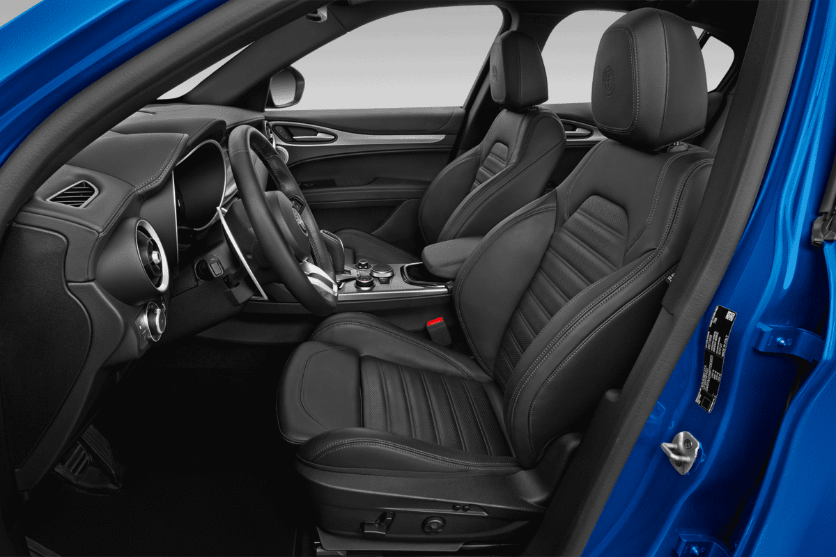 Vordersitze eines Alfa Romeo Stelvio 
