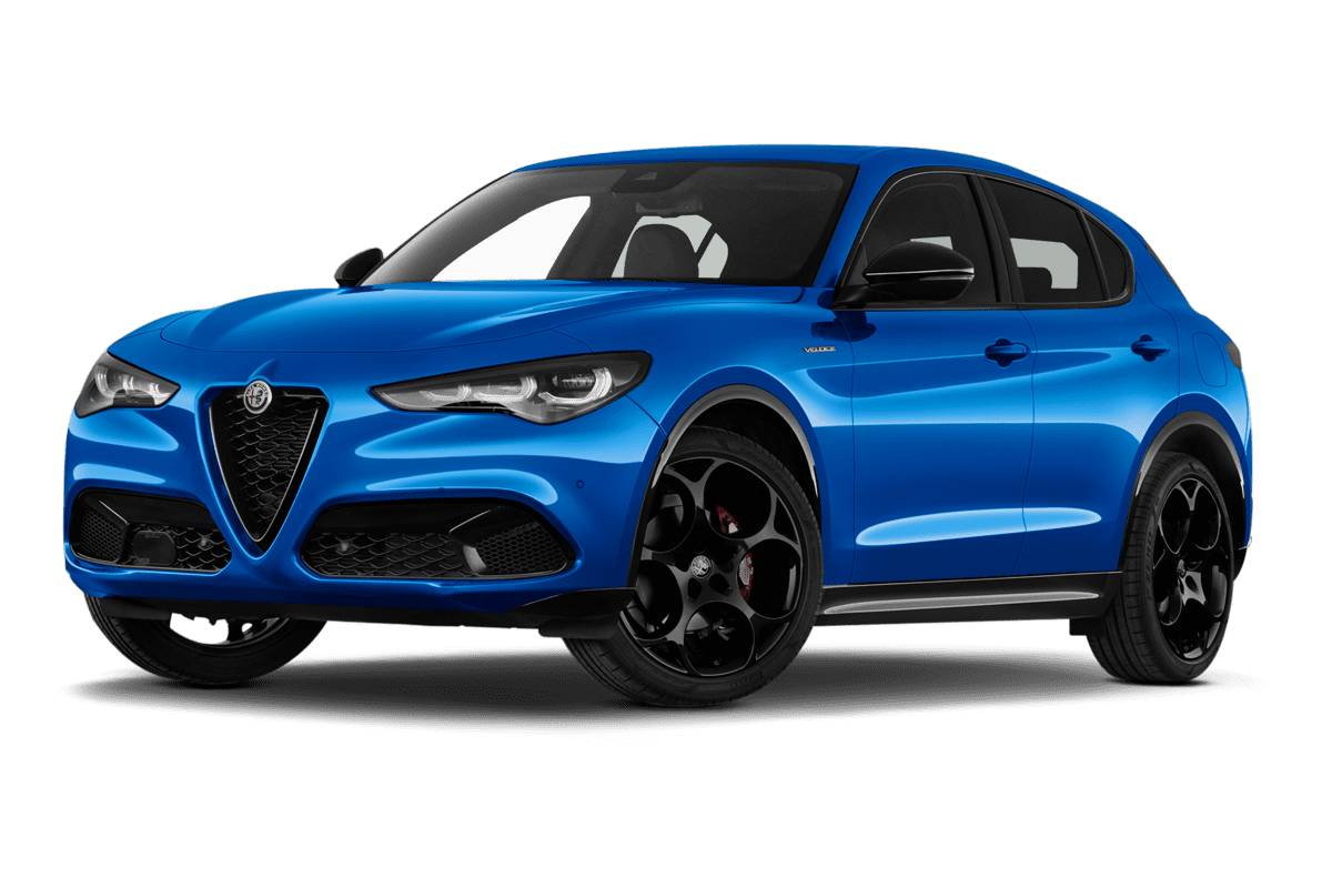 Tiefe, schräge Heckansicht eines Alfa Romeo Stelvio , freigestellt