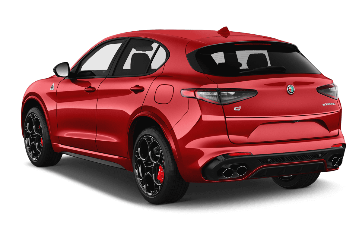 Schräge Heckansicht eines Alfa Romeo Stelvio Quadrifoglio, freigestellt