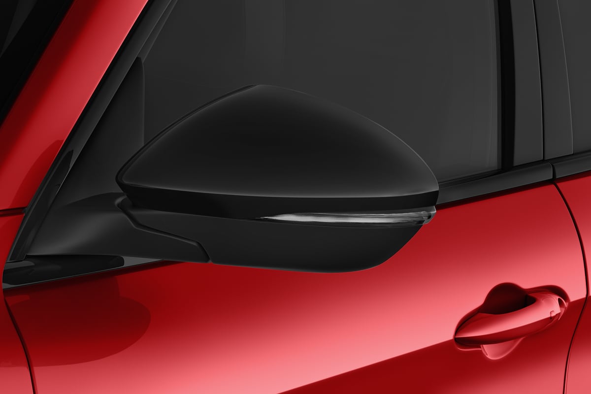 Rückspiegel eines Alfa Romeo Stelvio Quadrifoglio