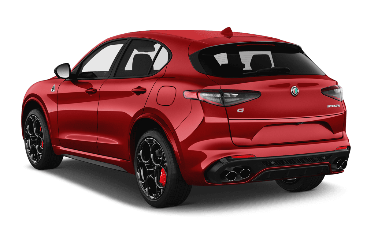 Schräge Heckansicht eines Alfa Romeo Stelvio Quadrifoglio, freigestellt