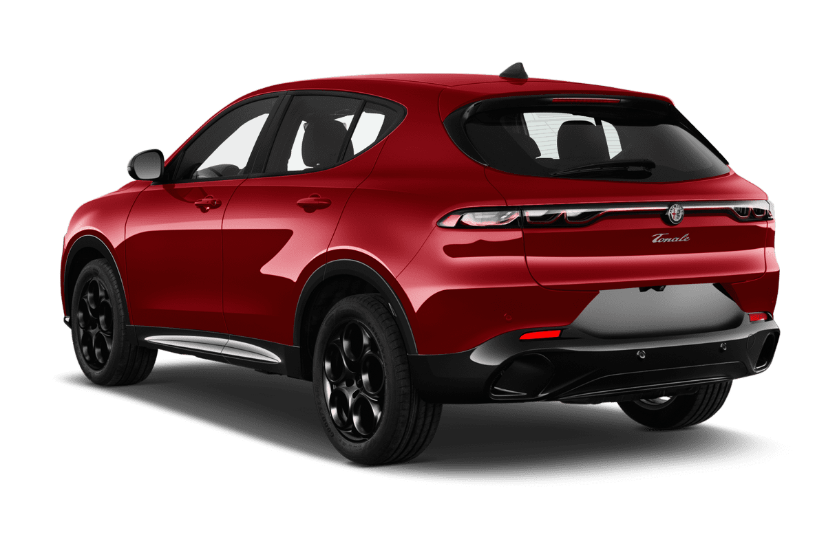 Schräge Heckansicht eines Alfa Romeo Tonale, freigestellt