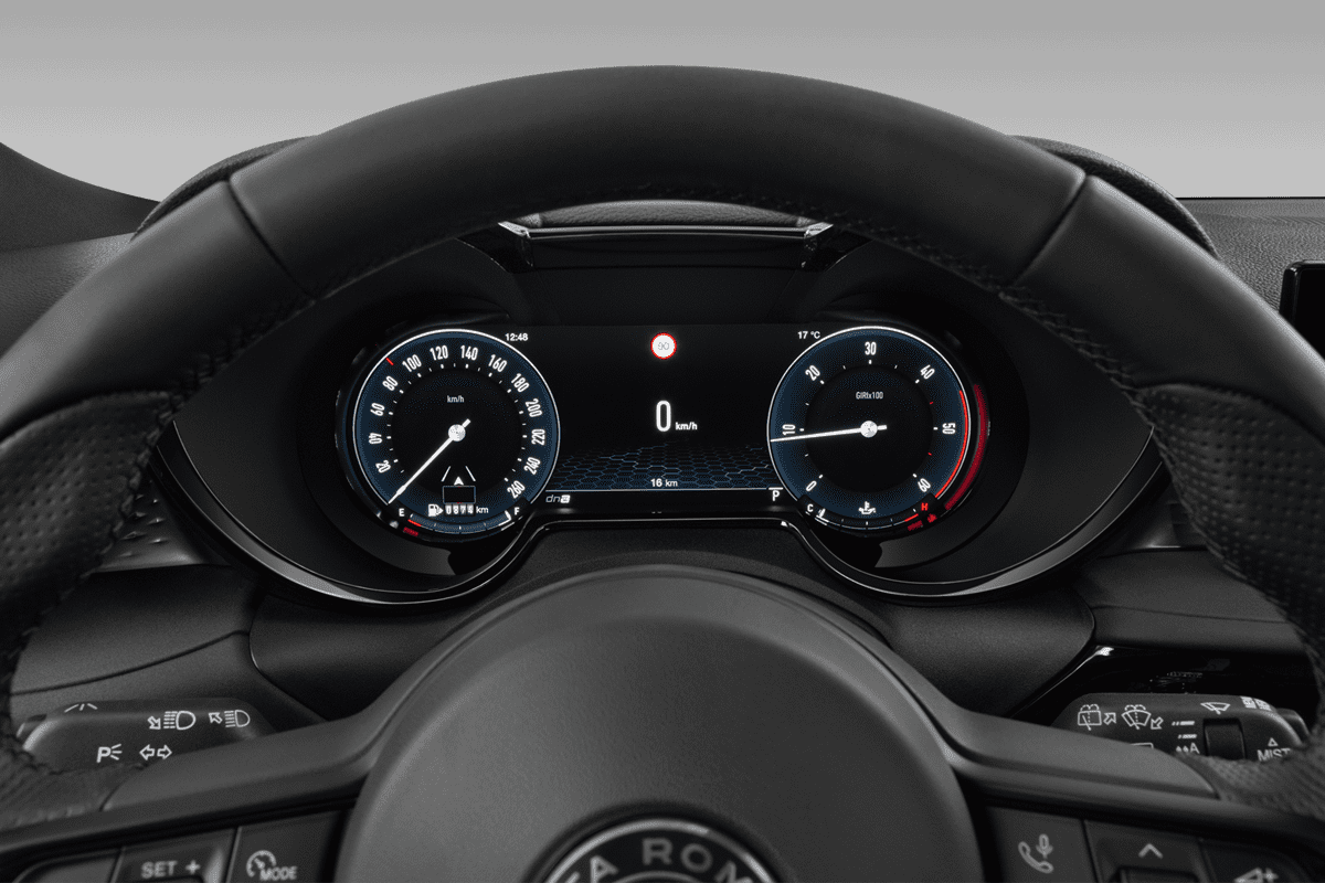 Kombiinstrument eines Alfa Romeo Tonale