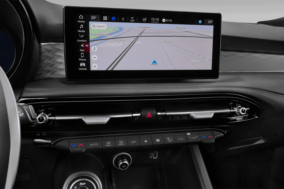 Mittelkonsole eines Alfa Romeo Tonale Plug-In-Hybrid