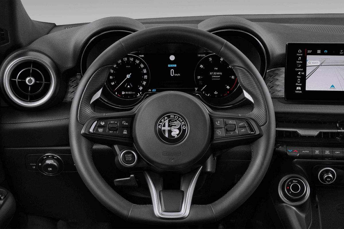 Lenkrad eines Alfa Romeo Tonale Plug-In-Hybrid