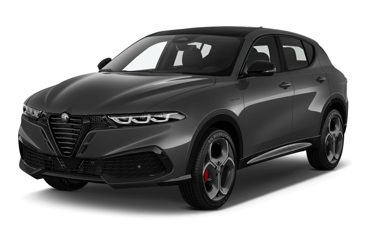 Schräge Frontansicht eines Alfa Romeo Tonale, freigestellt