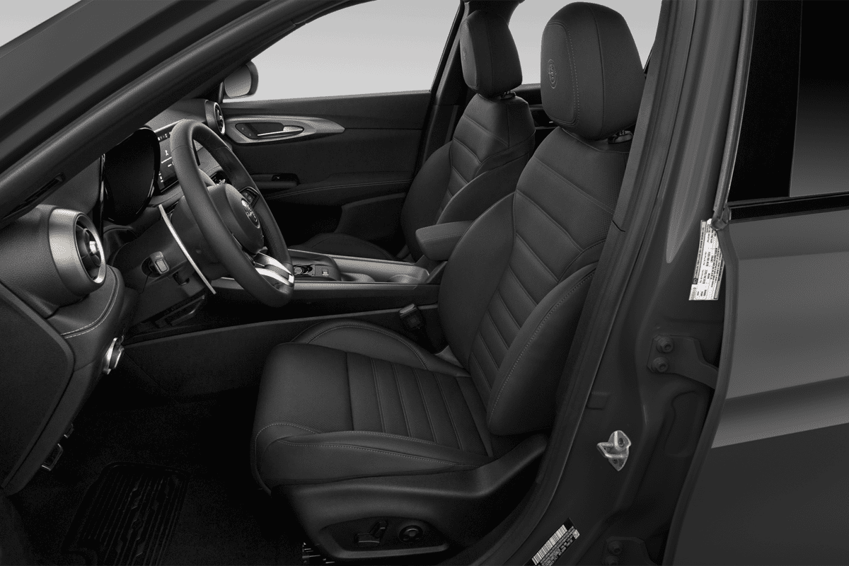 Vordersitze eines Alfa Romeo Tonale