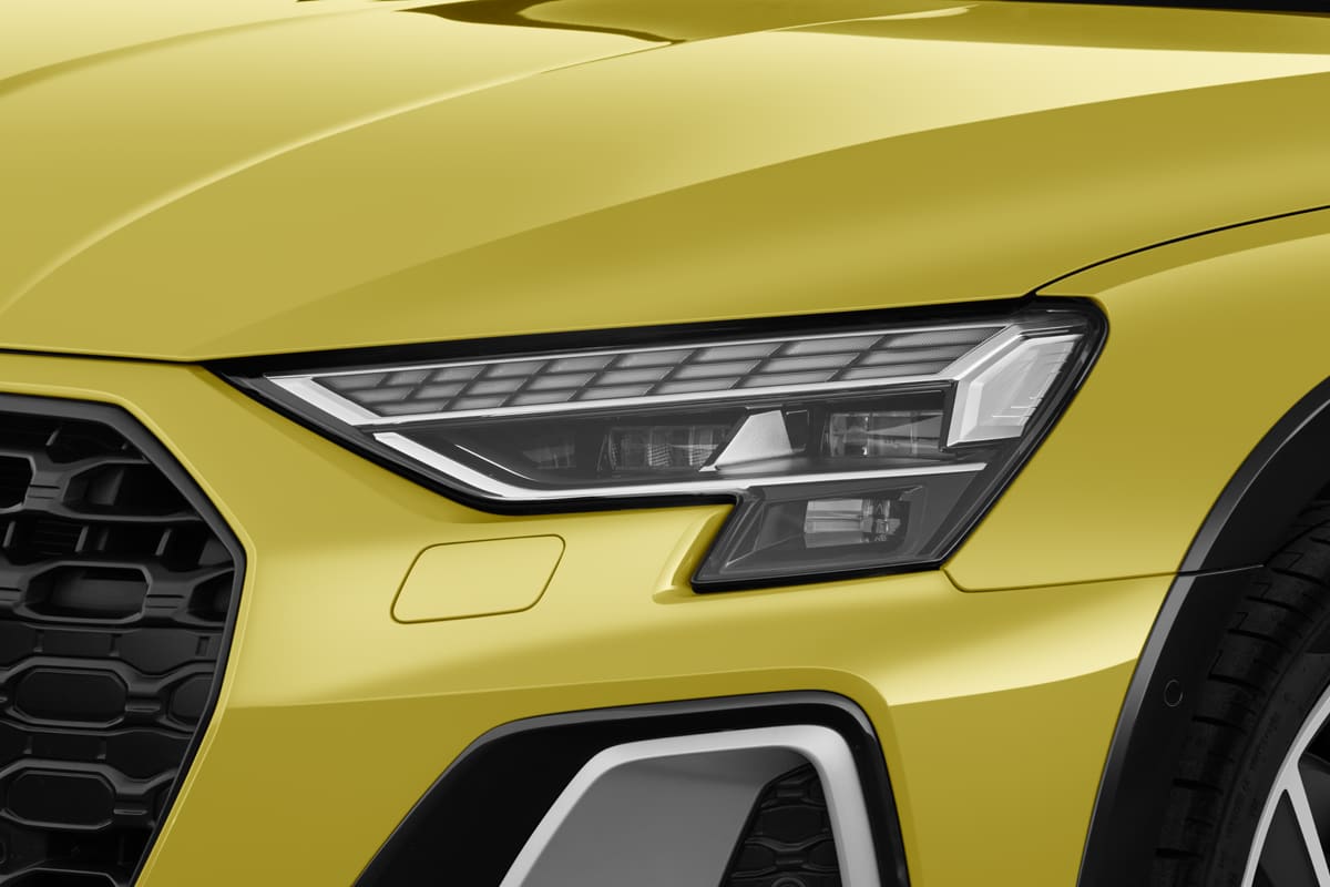 Frontscheinwerfer eines Audi A3 allstreet