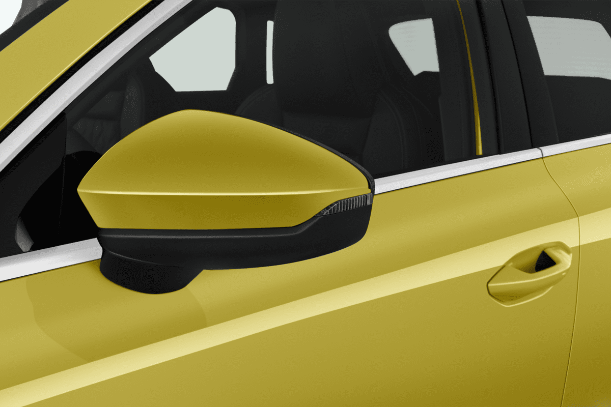 Rückspiegel eines Audi A3 allstreet