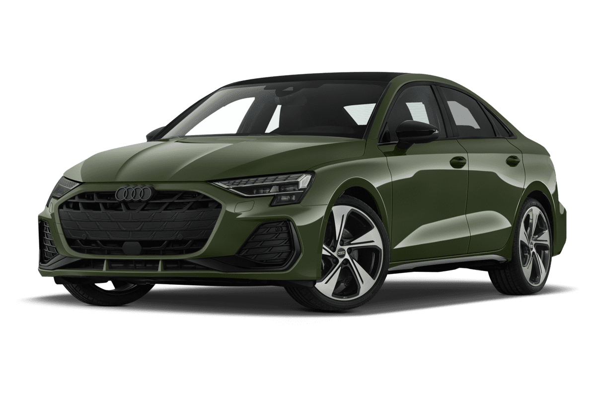 Tiefe, schräge Heckansicht eines Audi A3 Limousine, freigestellt