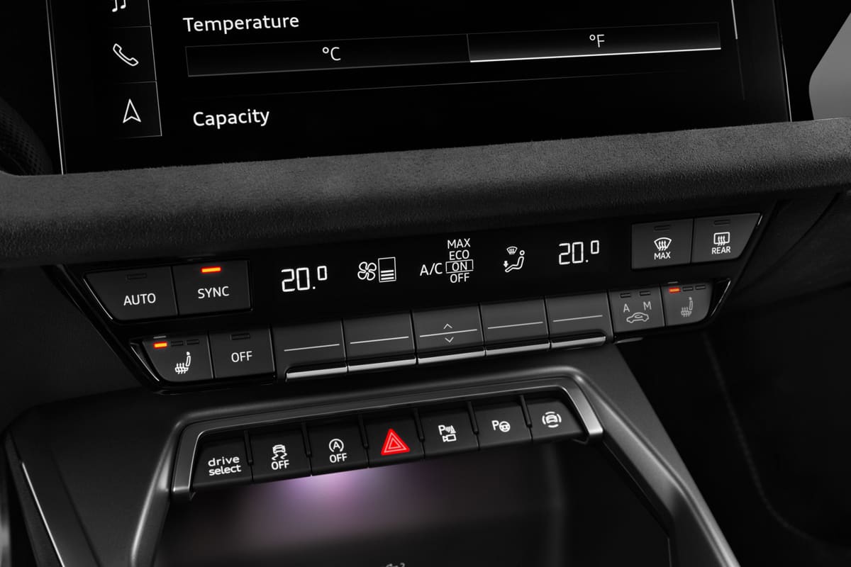 Klimasteuerung eines Audi A3 Limousine